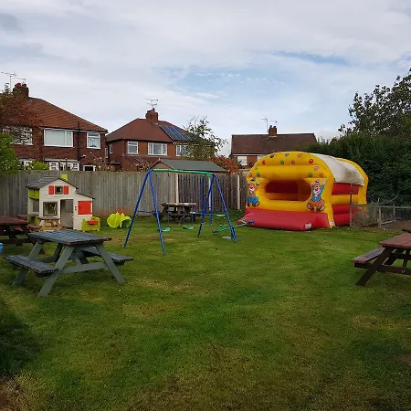 The Jackdaw Pub Self Catering Static Caravan Free Breakfast Supplied-2